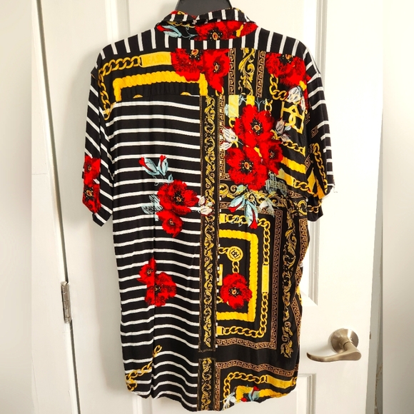 Abstract button down - Picture 2 of 3